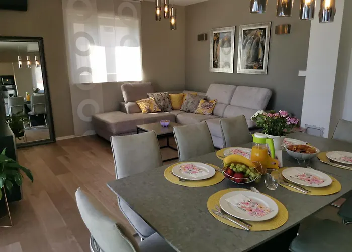 Prive Polai Villa Вілла Пула