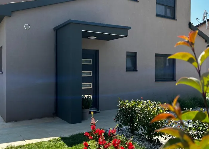 Вілла Prive Polai Villa Пула