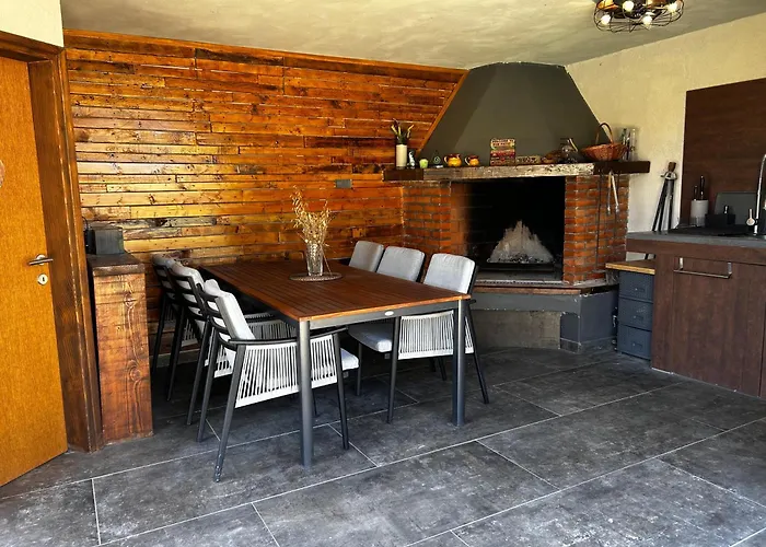 Вілла Prive Polai Villa Пула