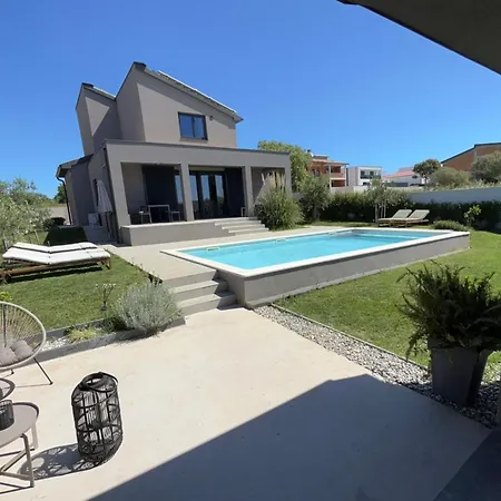 Prive Polai Villa Vila *