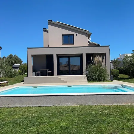 Prive Polai Villa Vila *