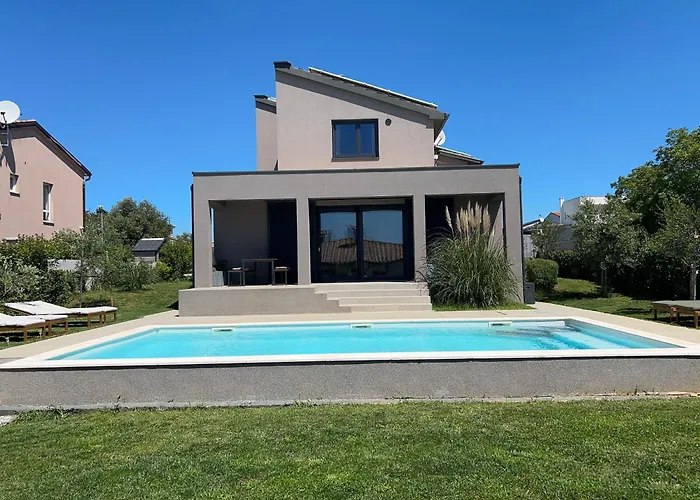 Prive Polai Villa Vila *