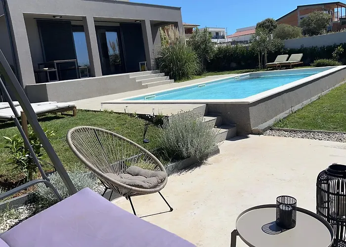 Prive Polai Villa Vila