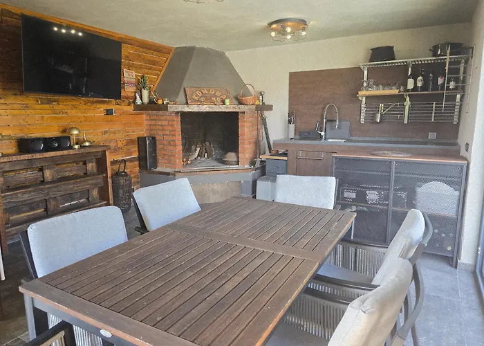 Prive Polai Villa *