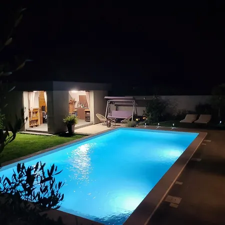 Prive Polai Vila Pula